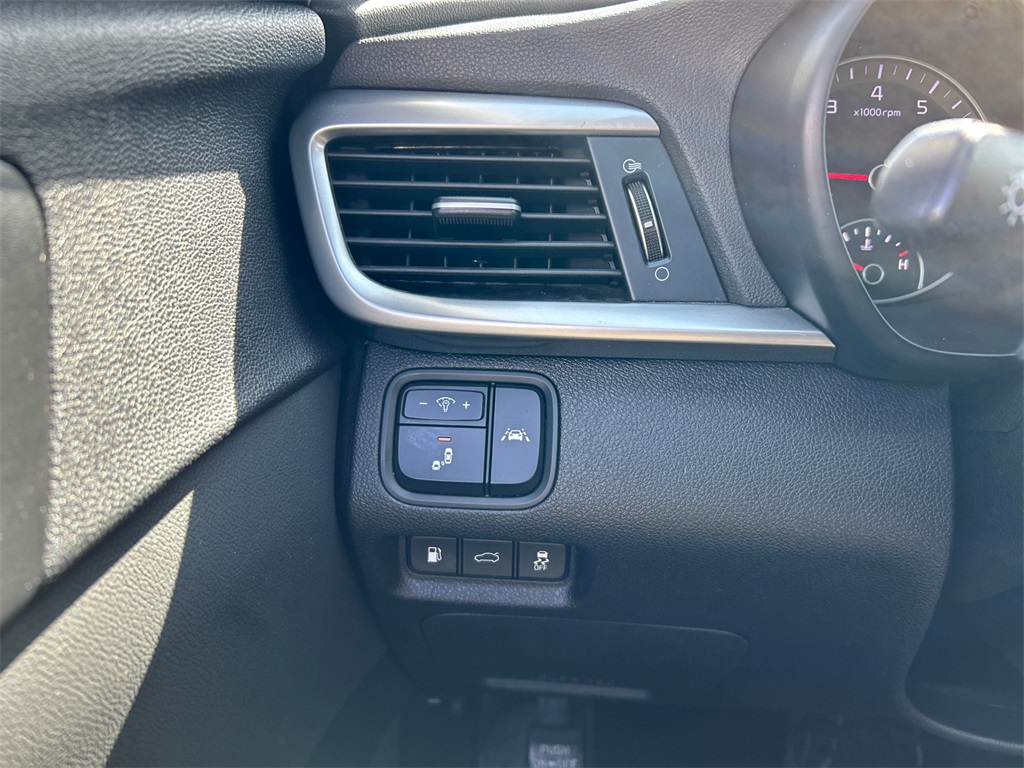 Vehicle image 19 of 35