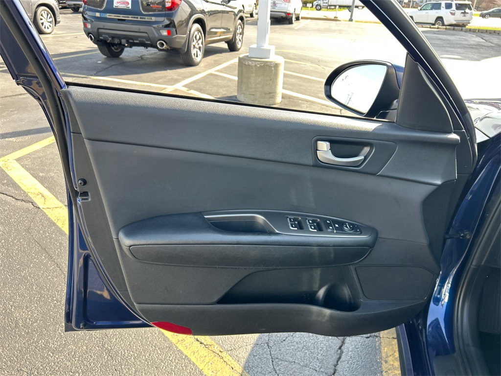 Vehicle image 15 of 35
