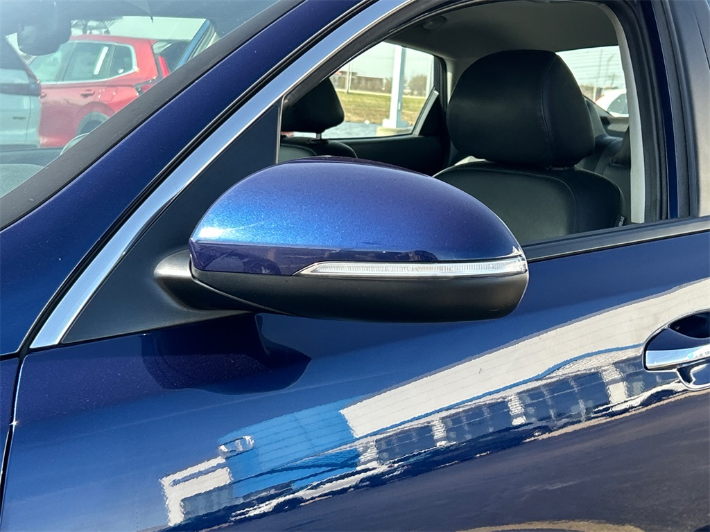 Vehicle image 12 of 35