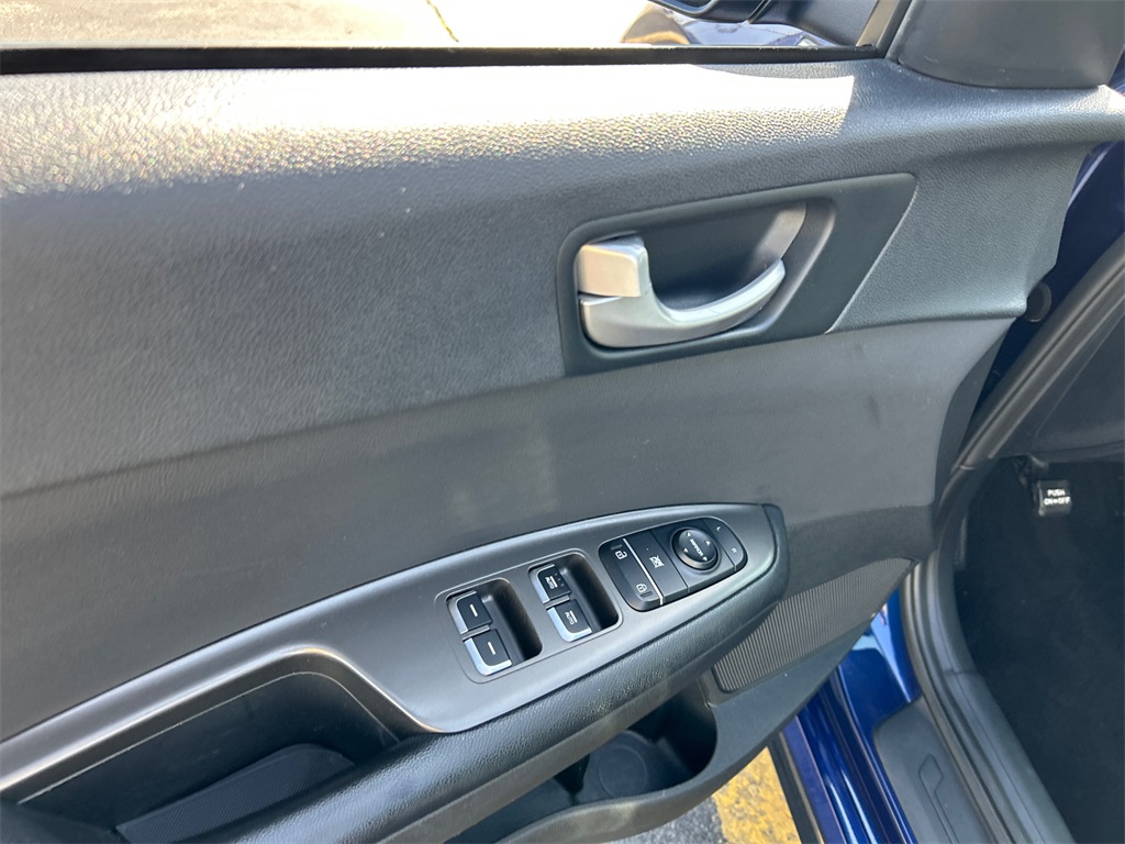 Vehicle image 14 of 35