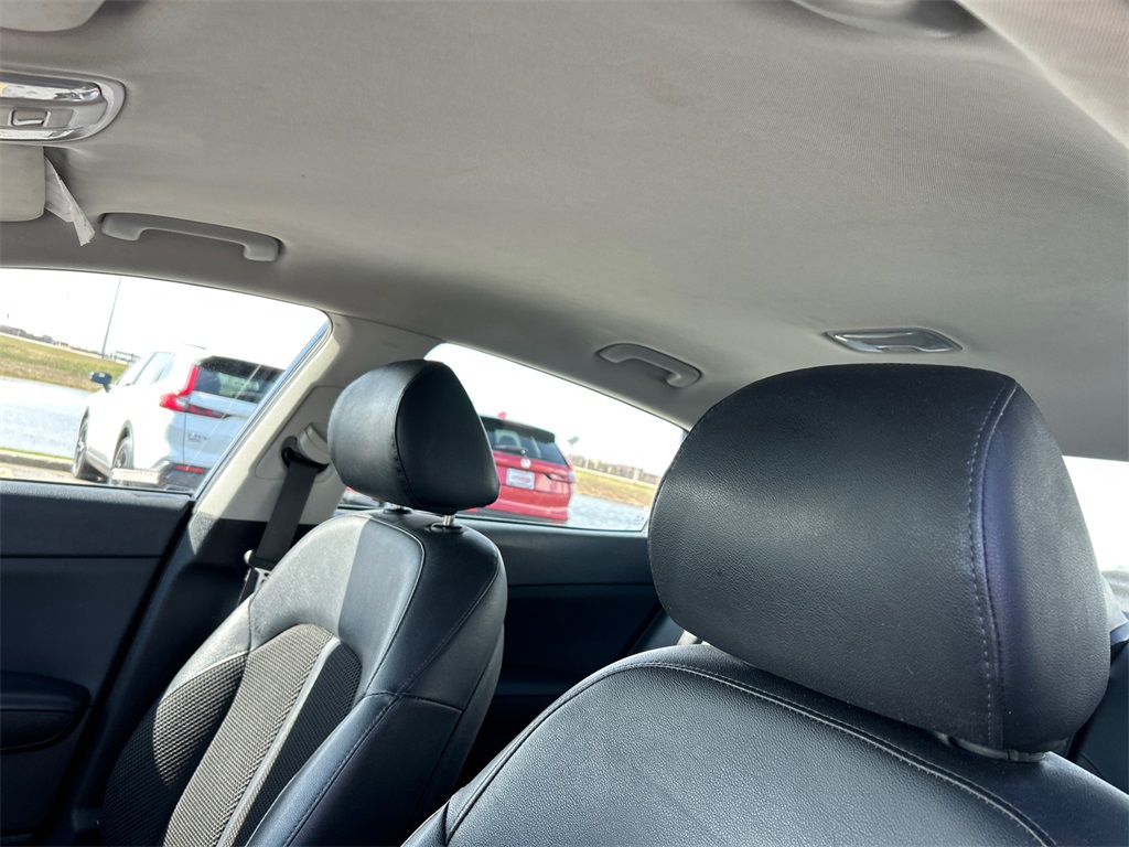 Vehicle image 28 of 35