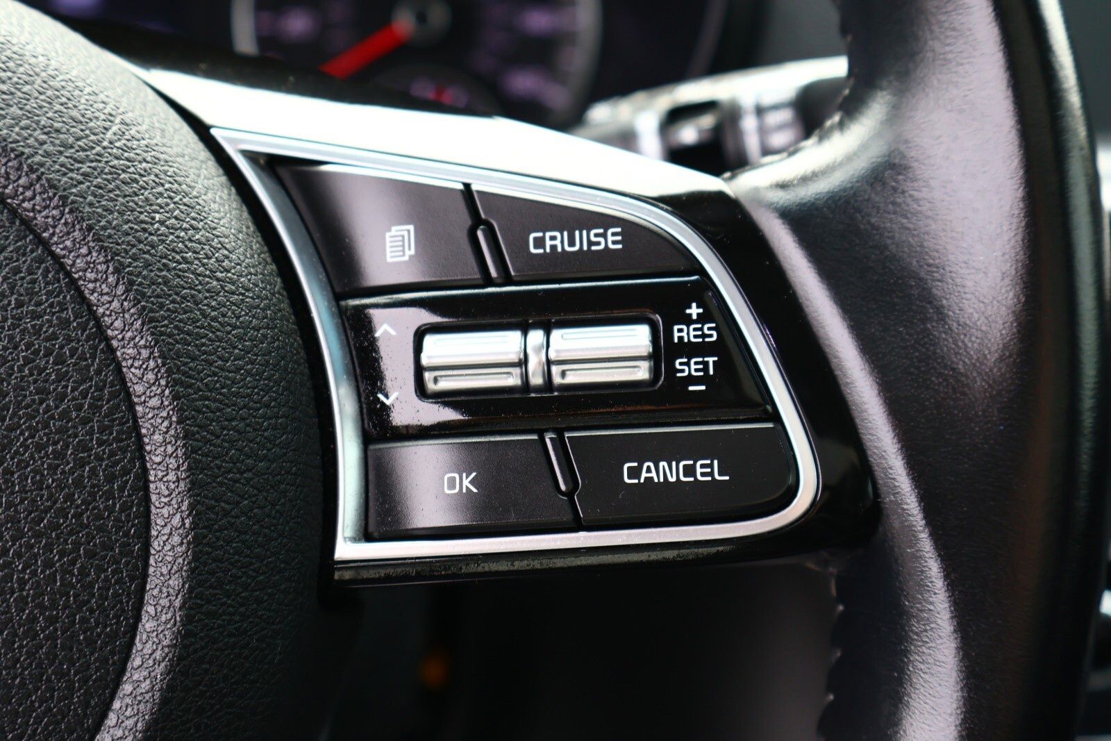 Vehicle image 29 of 34