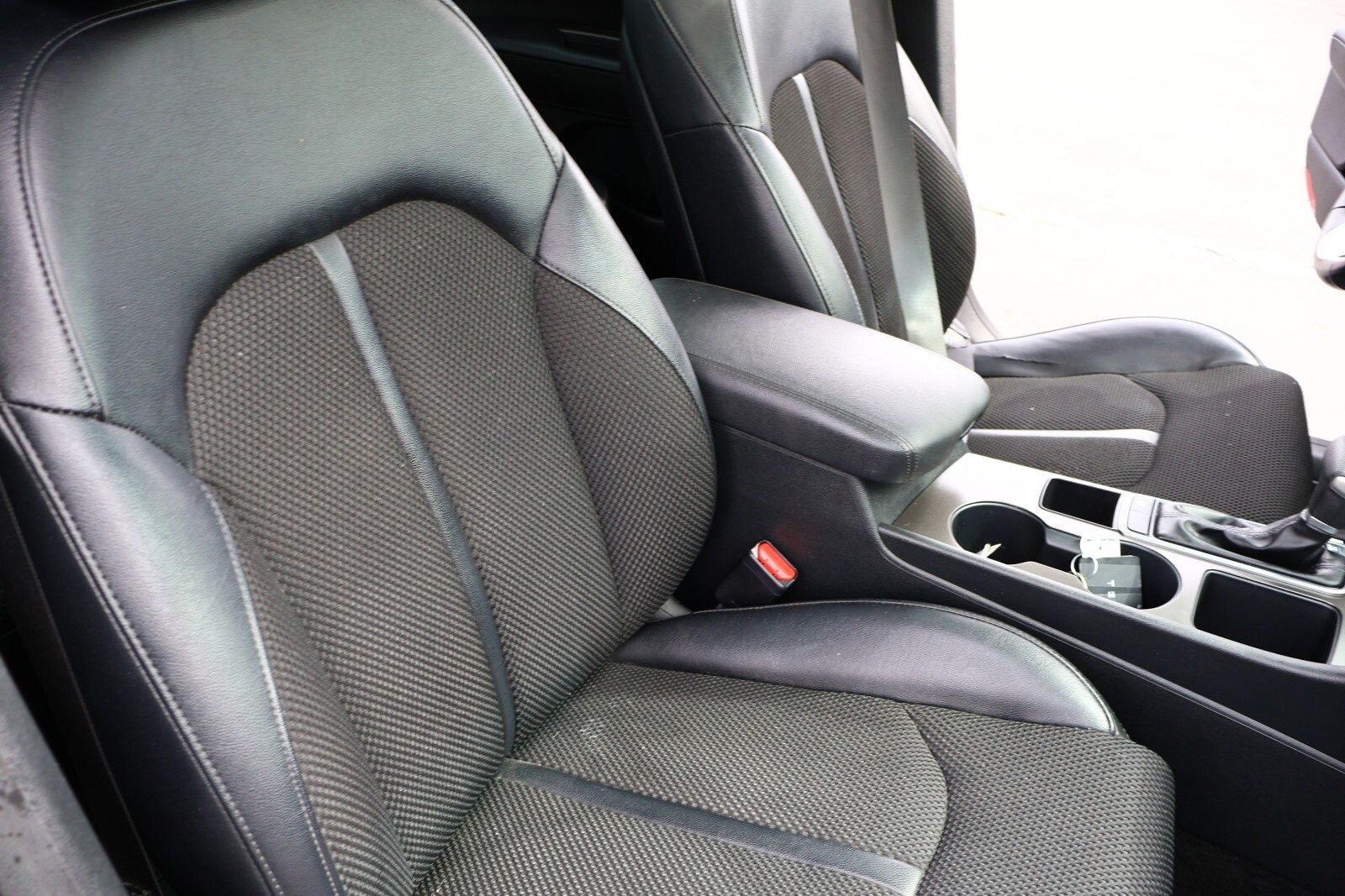 Vehicle image 21 of 34