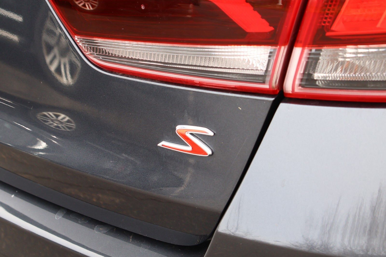 Vehicle image 16 of 34