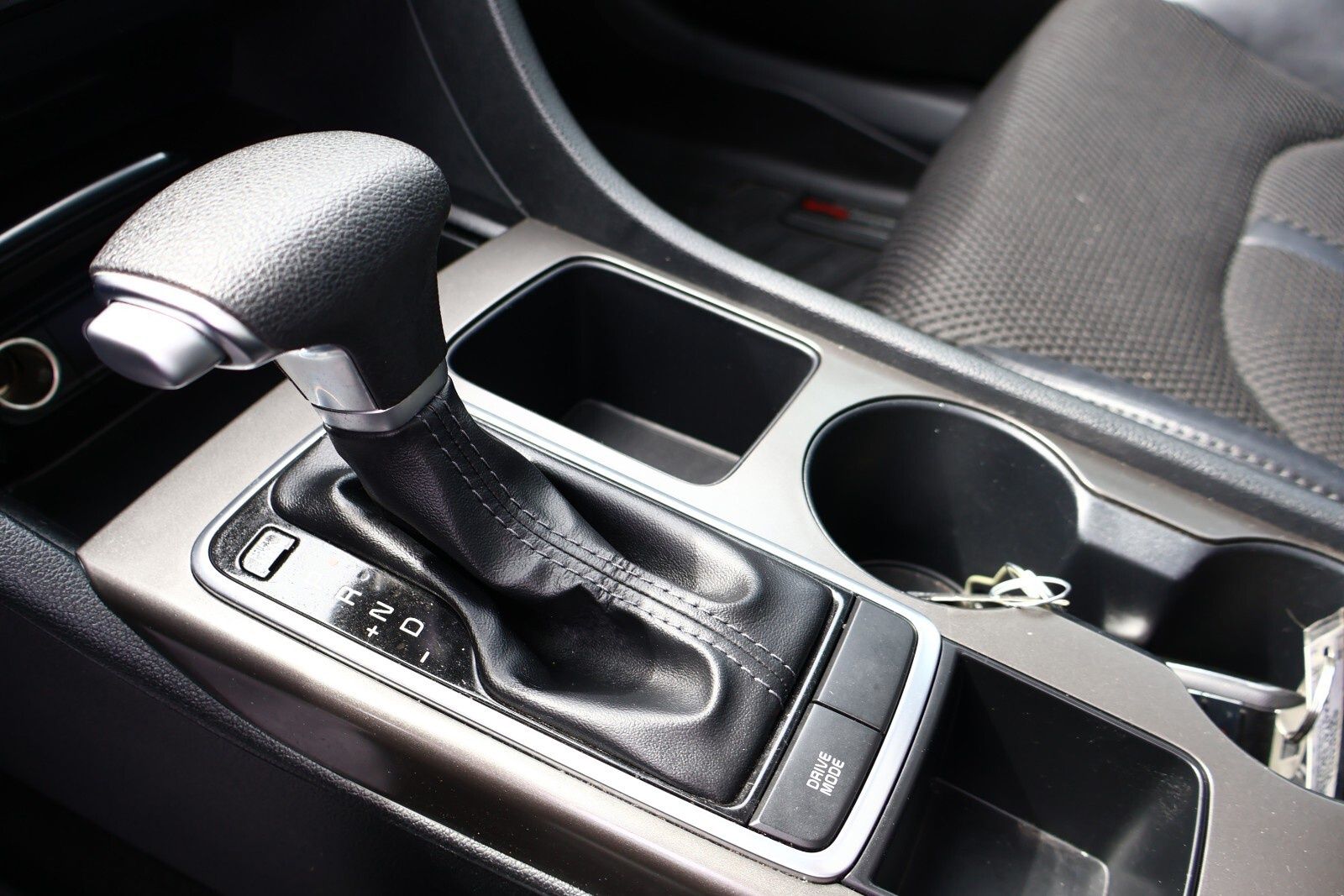 Vehicle image 13 of 34