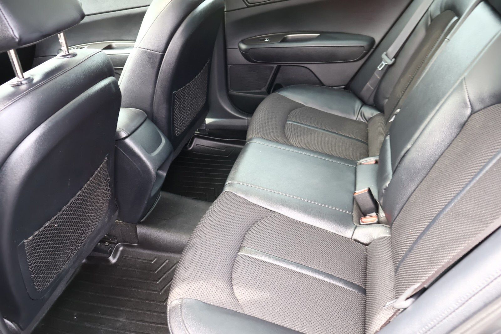 Vehicle image 19 of 34