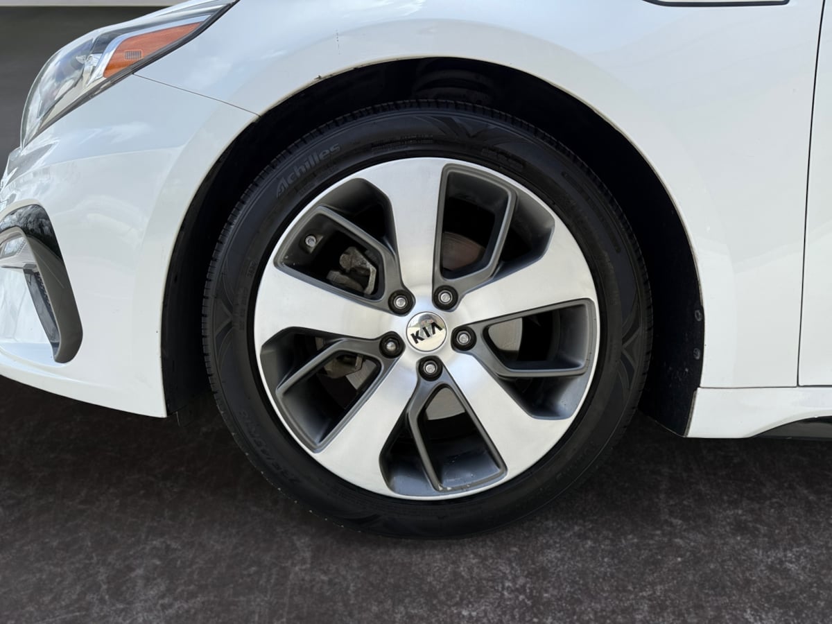 Vehicle image 10 of 21