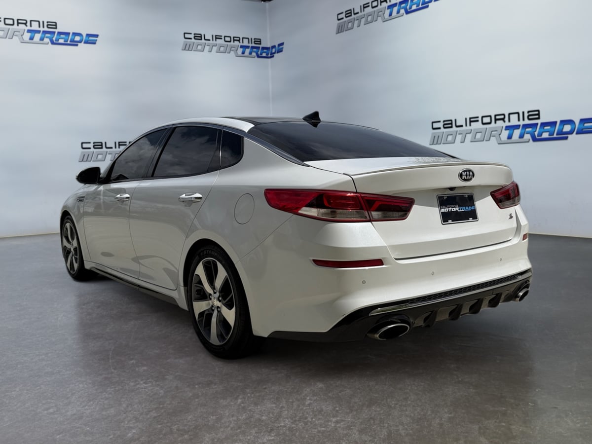 Vehicle image 8 of 21