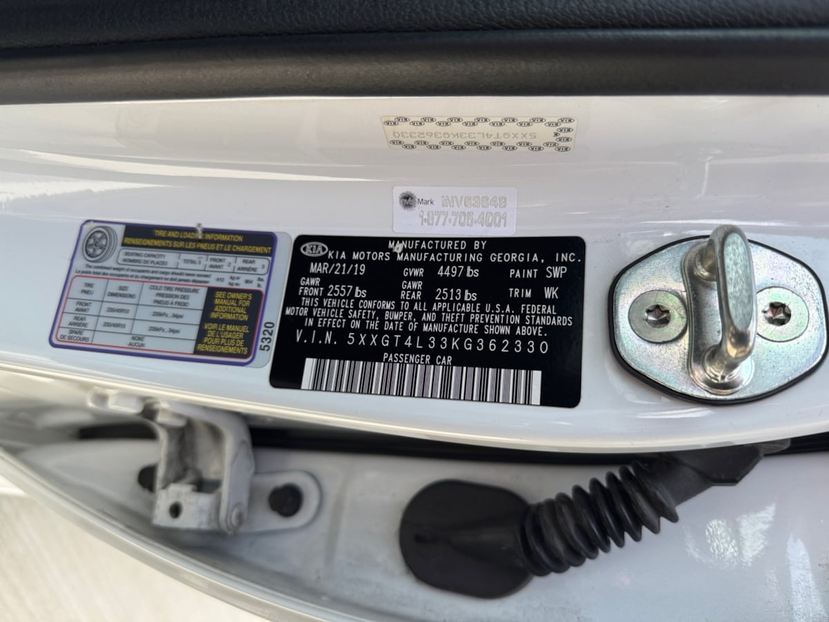 Vehicle image 9 of 21