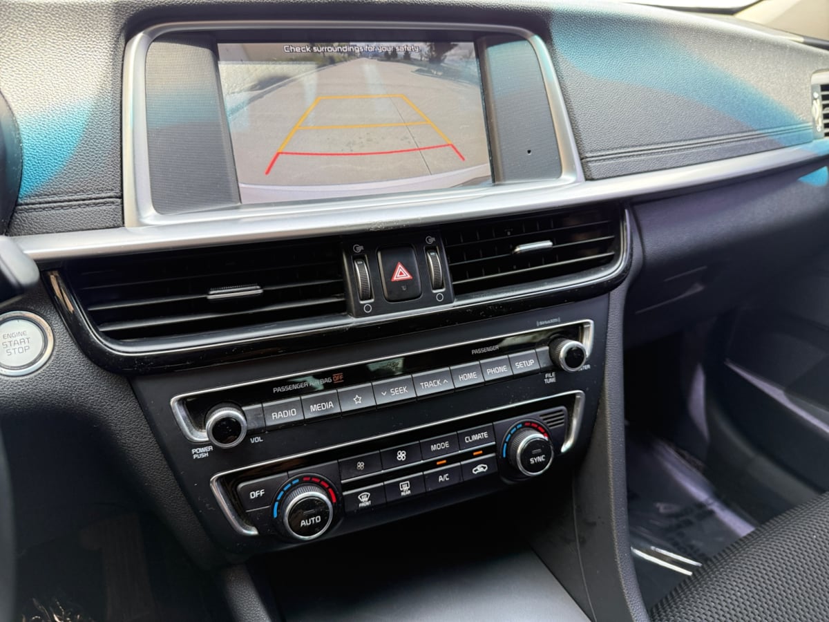 Vehicle image 14 of 21