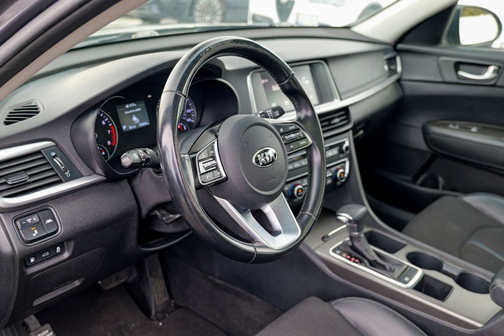 2019 Kia Optima S Image 30 of 61