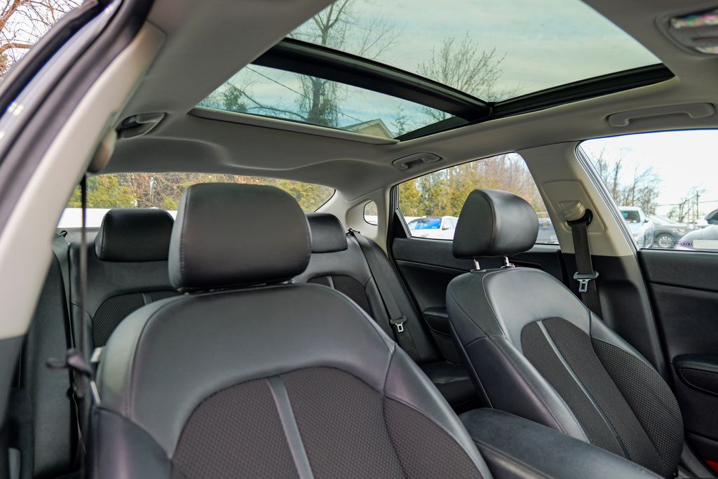 2019 Kia Optima S Image 26 of 61