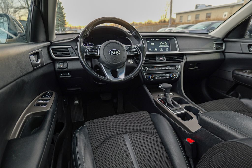 2019 Kia Optima S Image 33 of 61