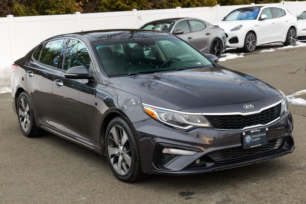 2019 Kia Optima S Image 4 of 61