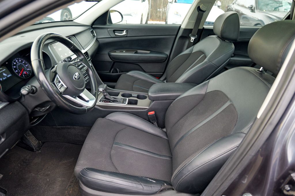2019 Kia Optima S Image 27 of 61
