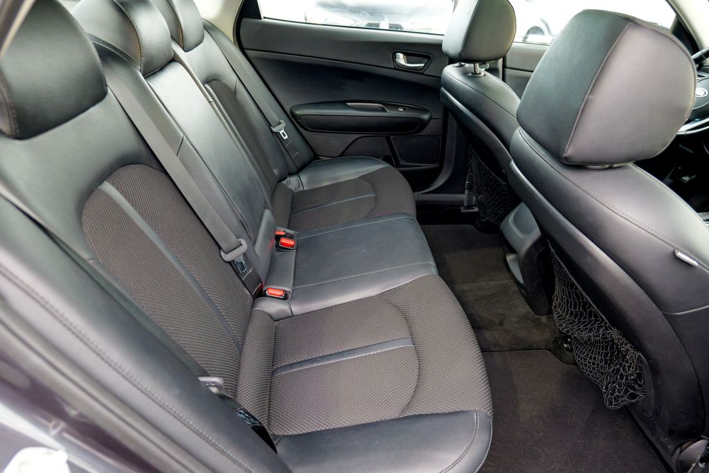 2019 Kia Optima S Image 18 of 61