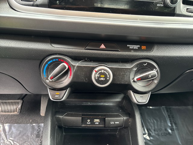 Vehicle image 17 of 20