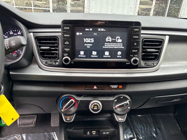 Vehicle image 18 of 20