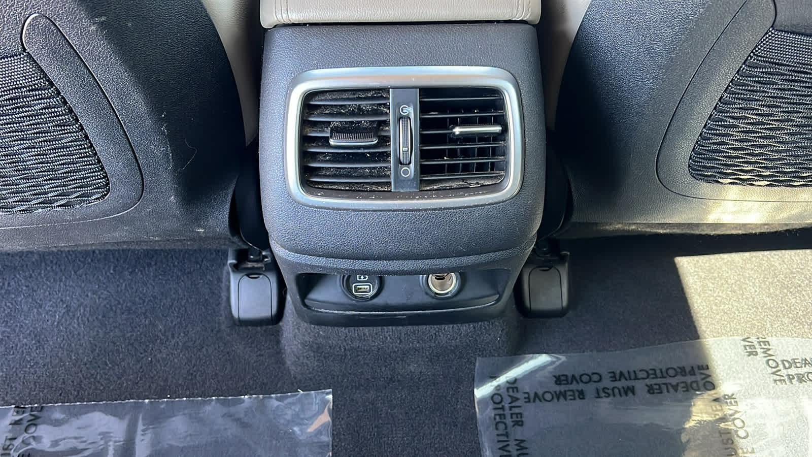 Vehicle image 25 of 30