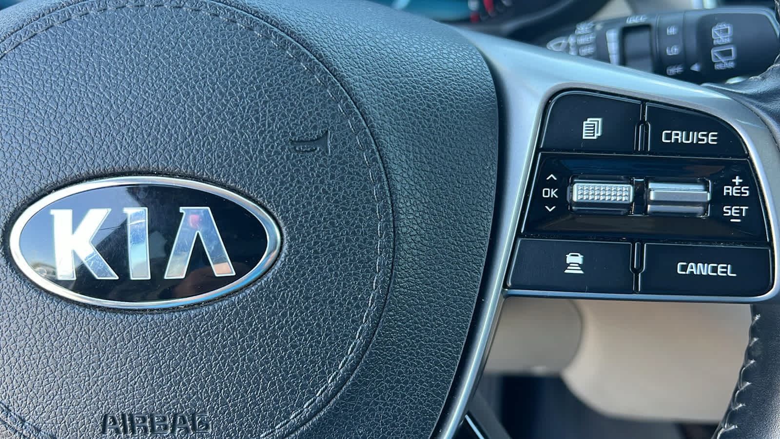 Vehicle image 20 of 30