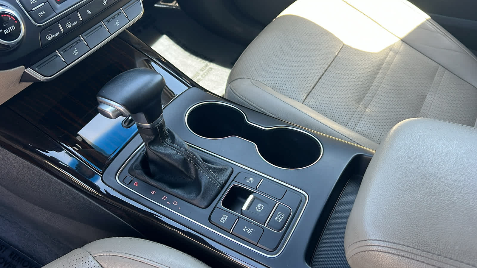 Vehicle image 13 of 30