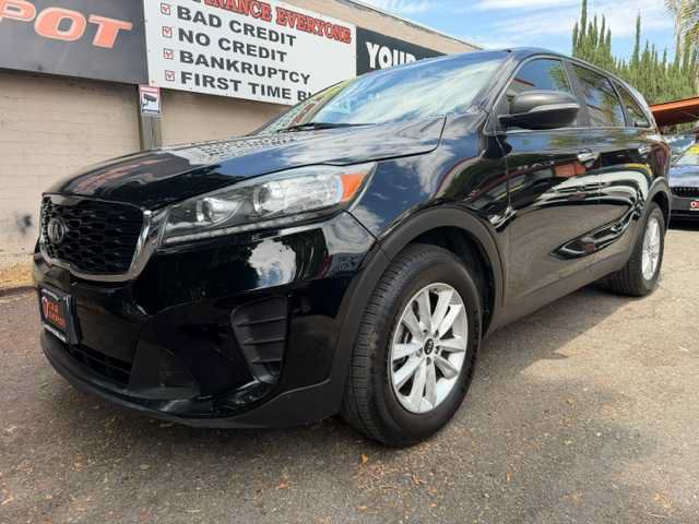 2019 Kia Sorento L Image 2 of 54