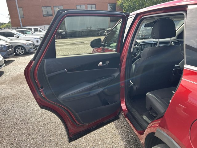 Vehicle image 17 of 30