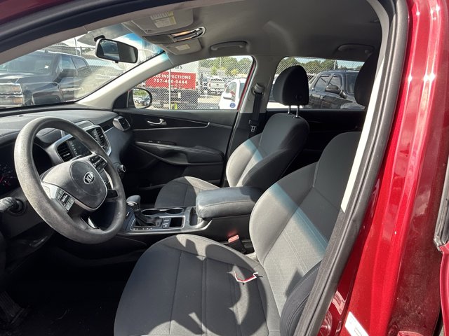 Vehicle image 26 of 30