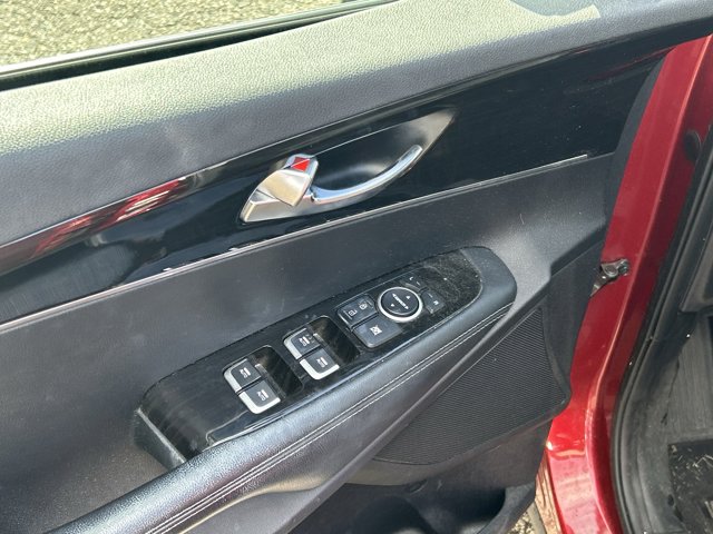 Vehicle image 24 of 30