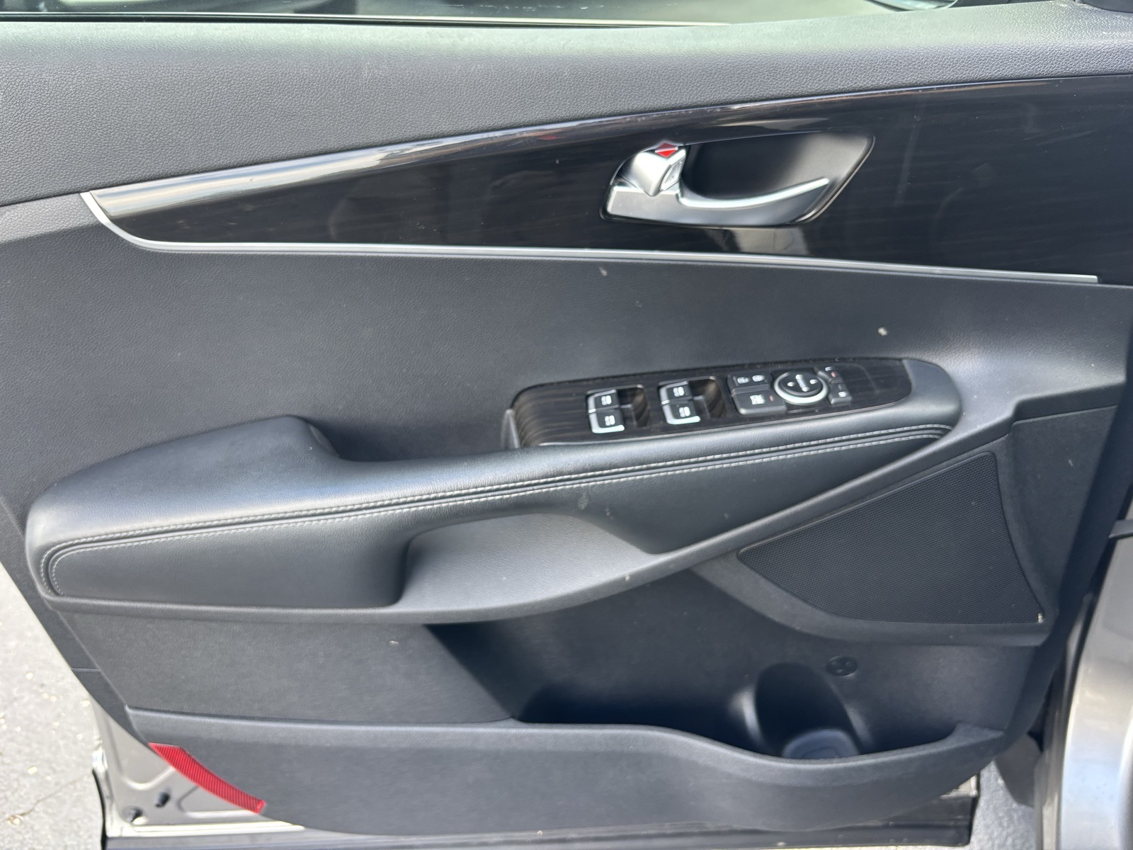 Vehicle image 19 of 26