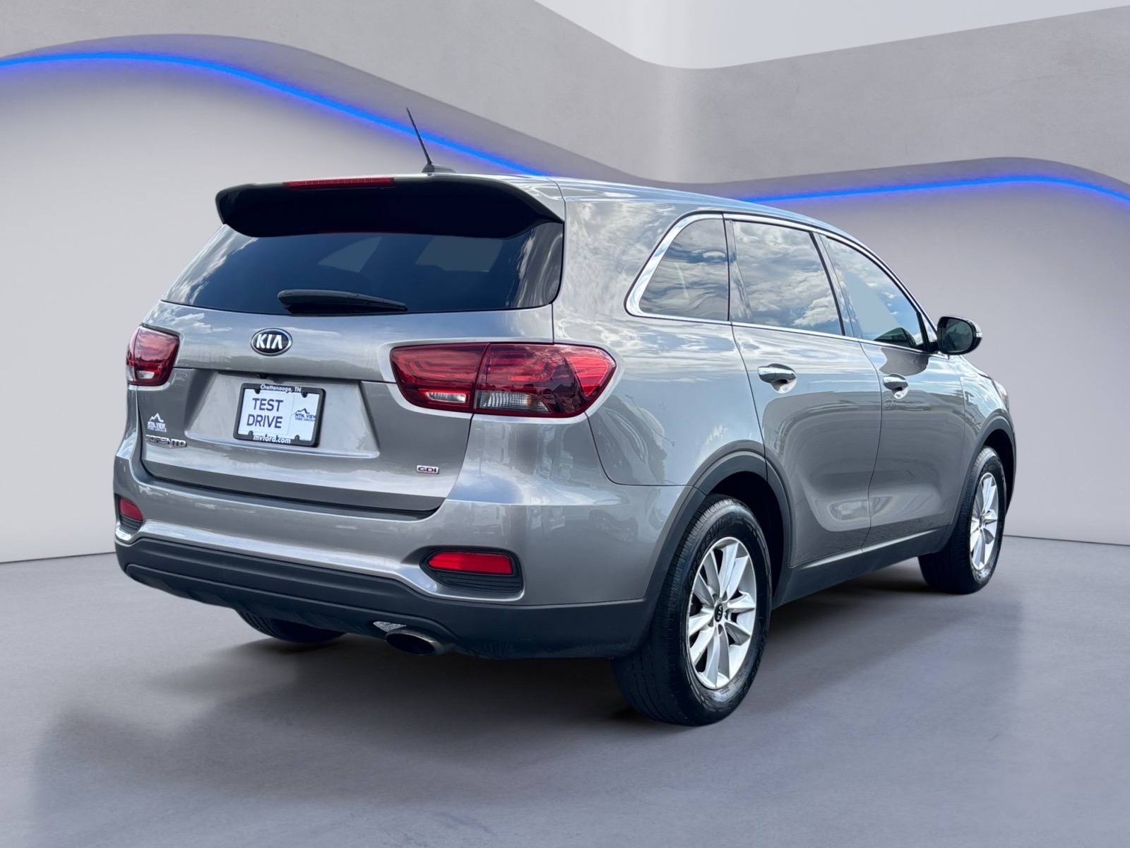 Vehicle image 4 of 26