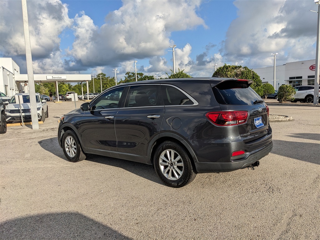 Vehicle image 7 of 34