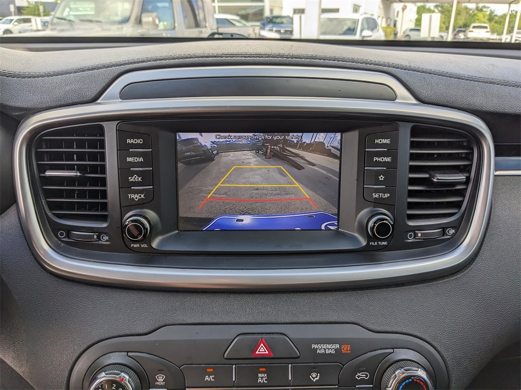 Vehicle image 22 of 34