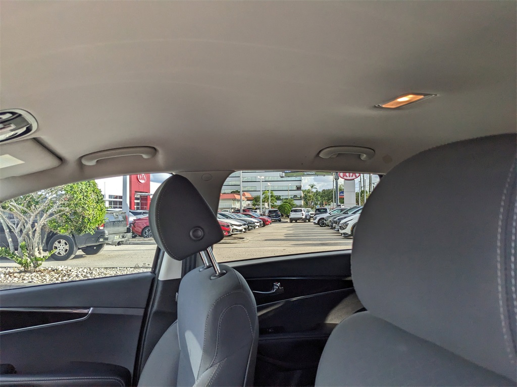 Vehicle image 20 of 34