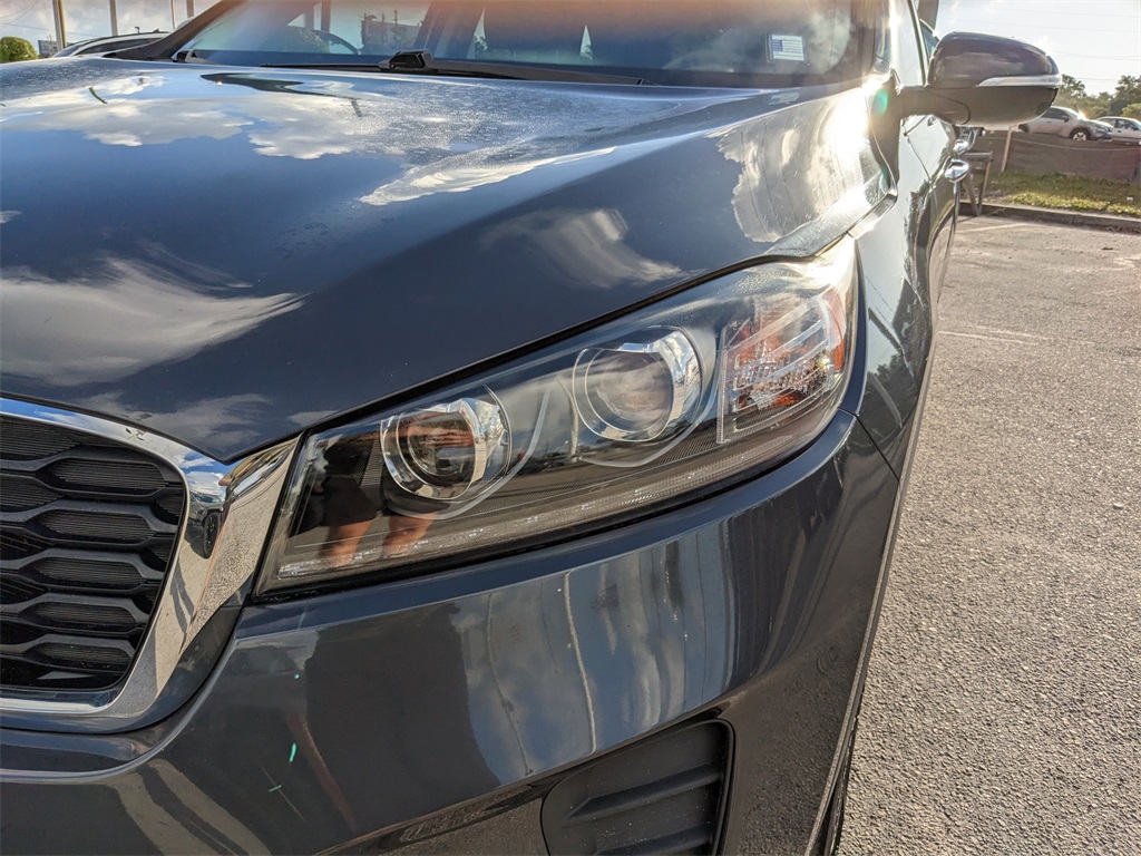 Vehicle image 9 of 34