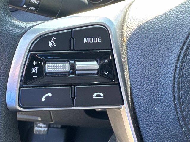 Vehicle image 31 of 39