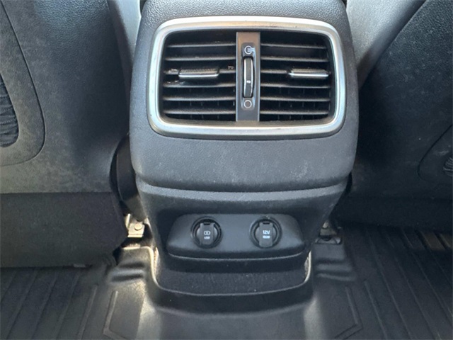 Vehicle image 17 of 39