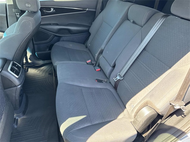 Vehicle image 19 of 39