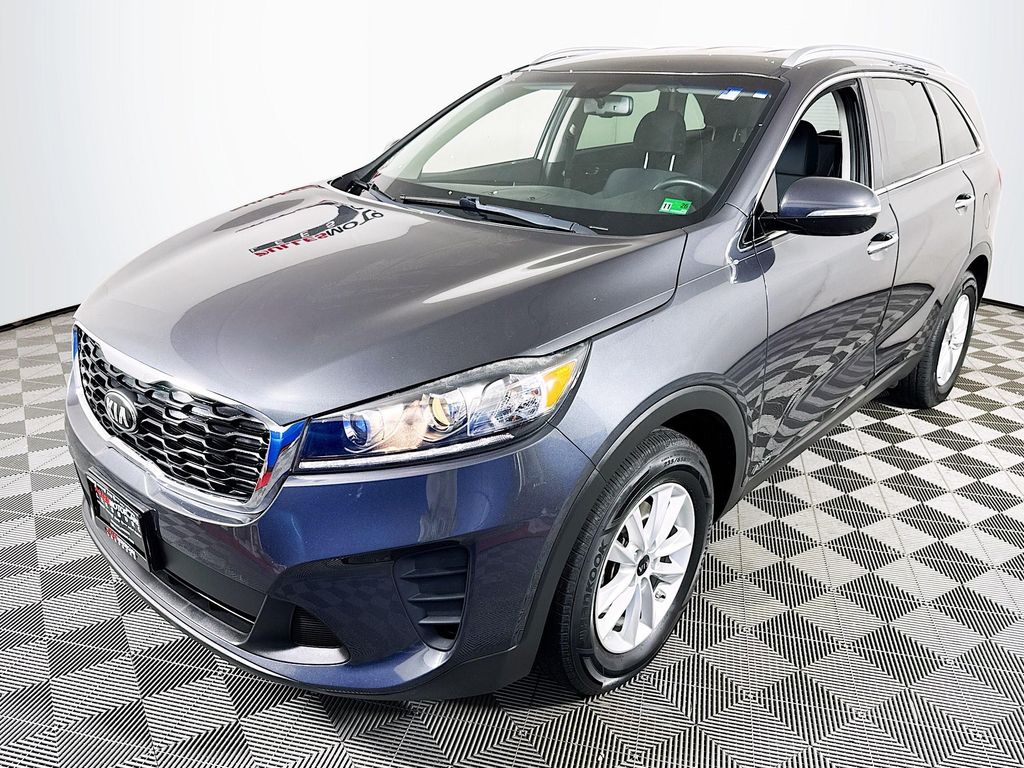 2019 Kia Sorento LX Image 1 of 29