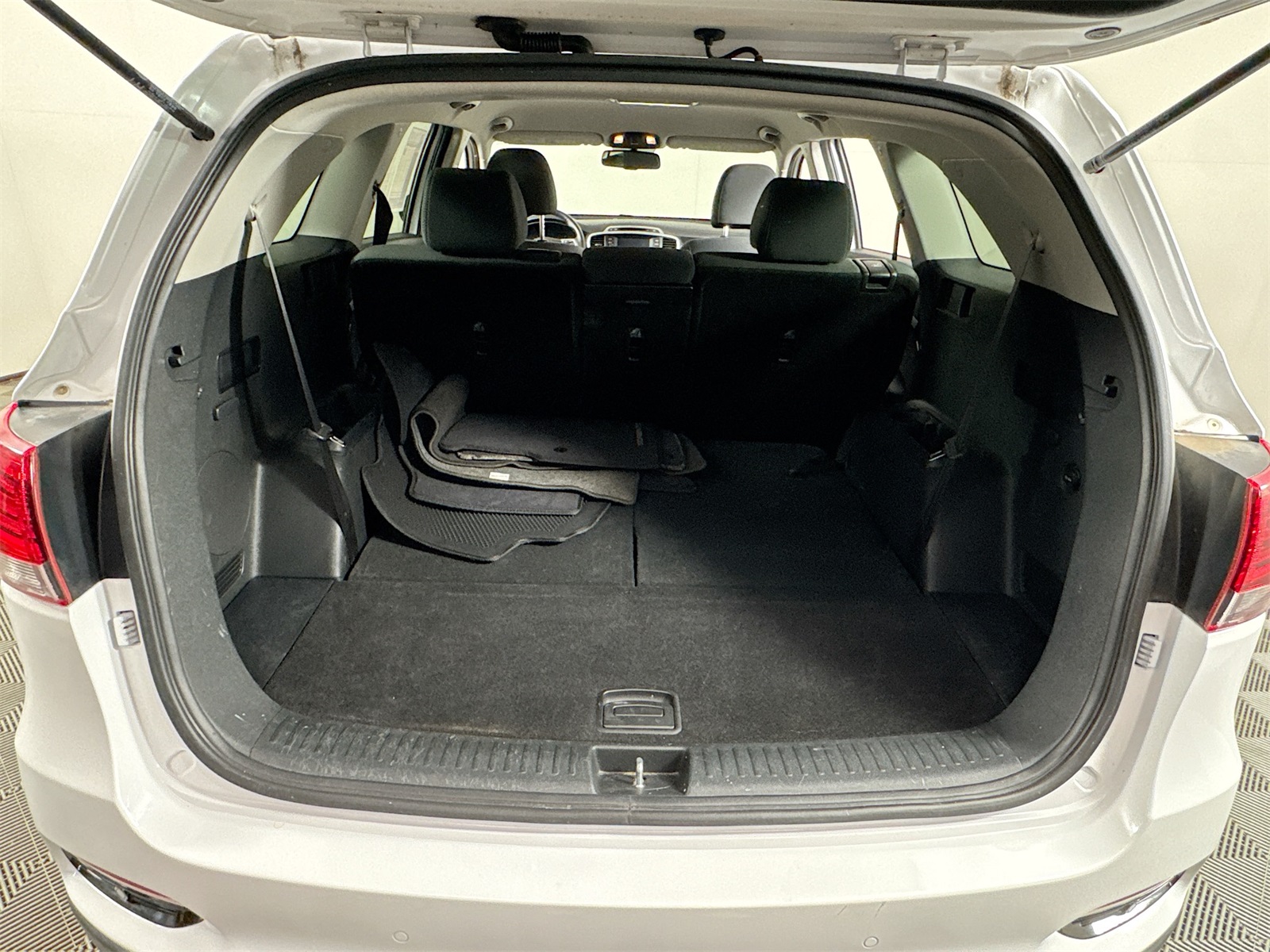 2019 Kia Sorento LX Image 11 of 20