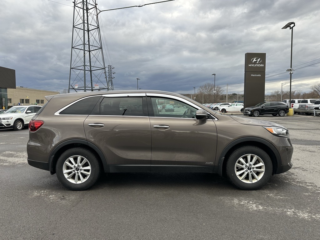 Vehicle image 7 of 28