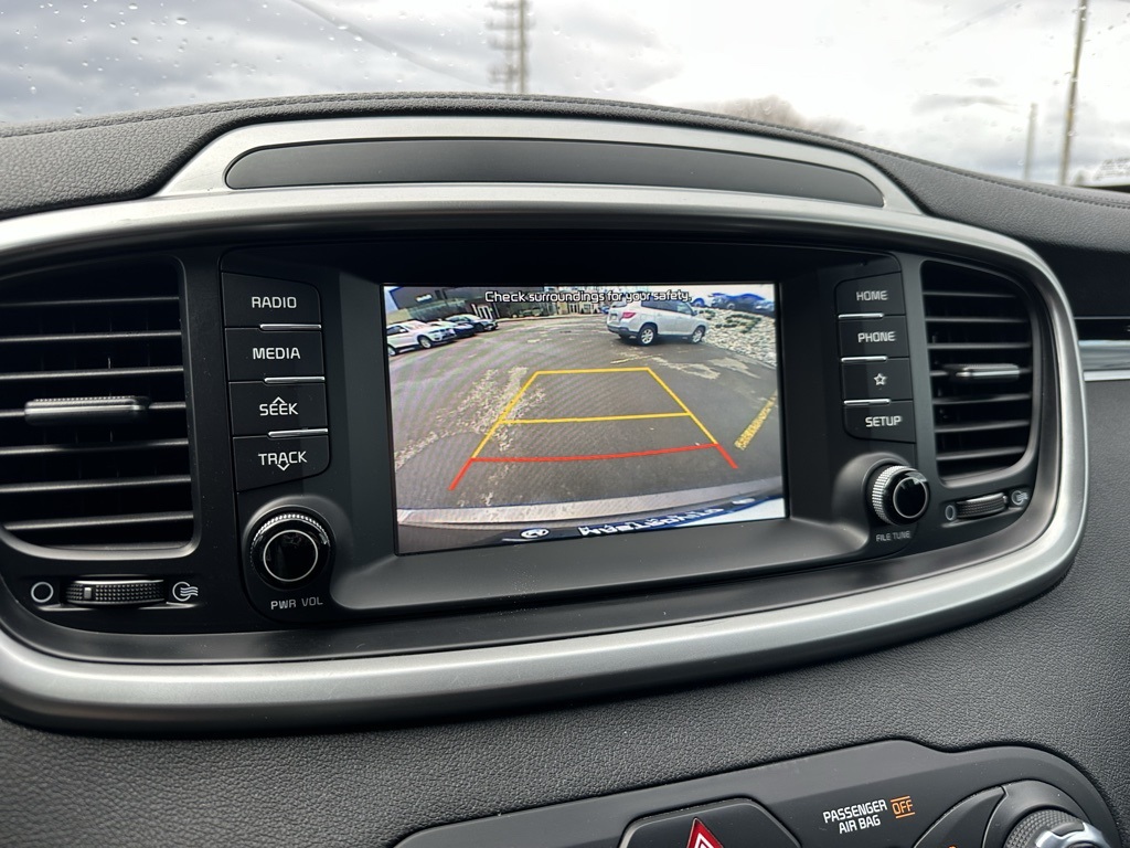 Vehicle image 14 of 28