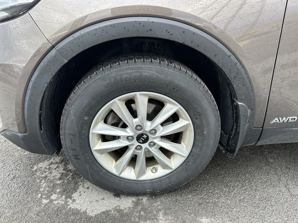 Vehicle image 11 of 28
