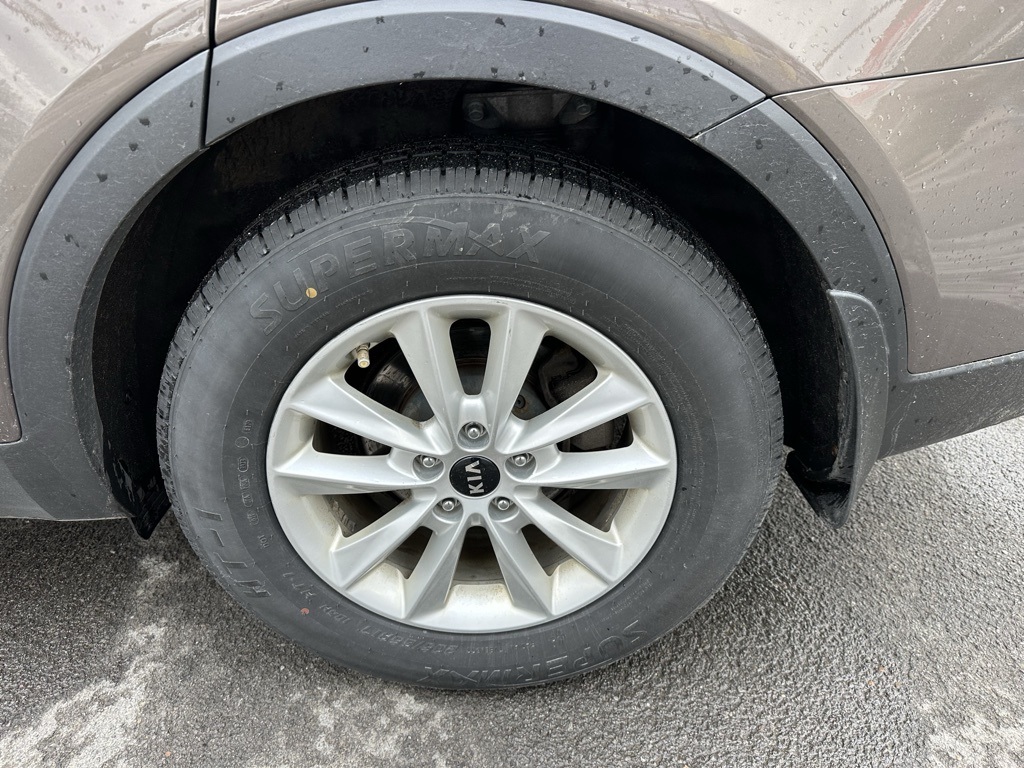 Vehicle image 12 of 28
