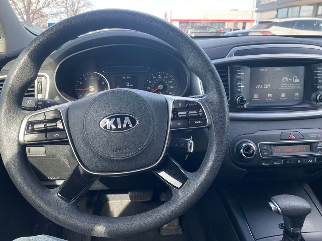 Vehicle image 13 of 17