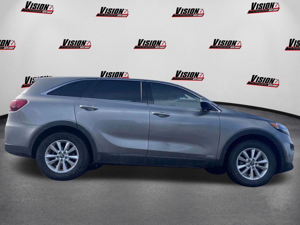 Vehicle image 7 of 17