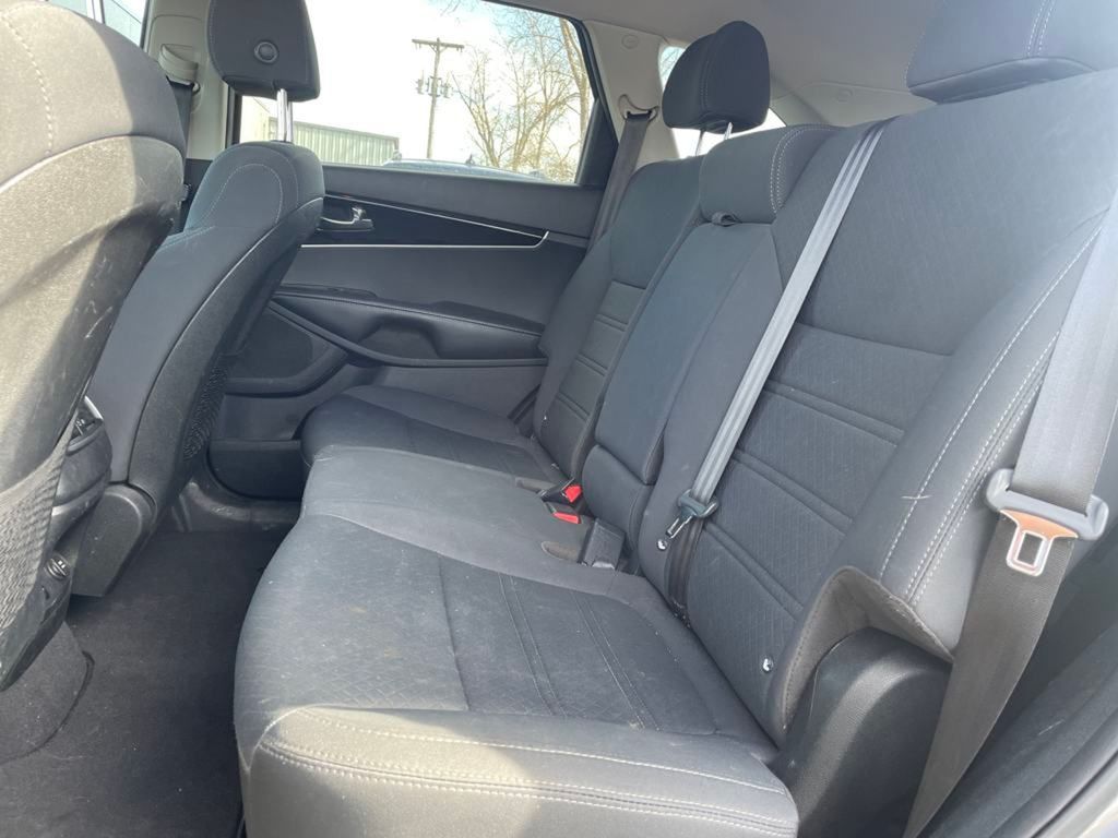 Vehicle image 11 of 17