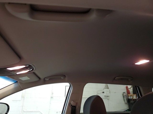 Vehicle image 22 of 34
