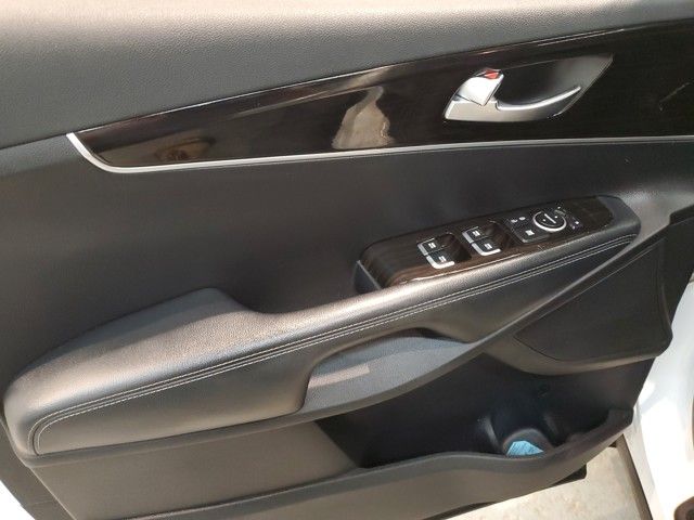 Vehicle image 11 of 34