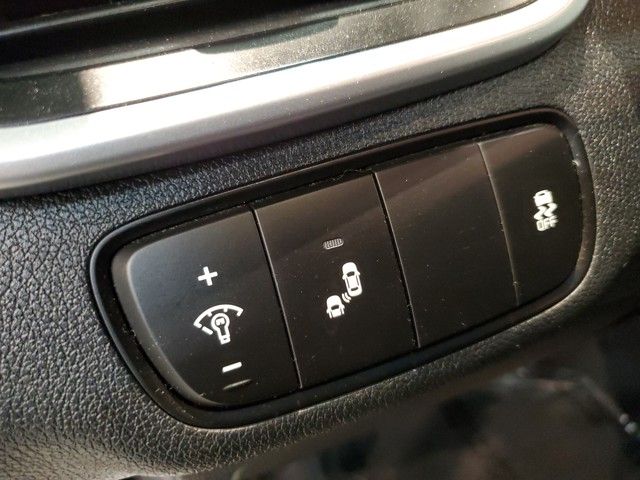 Vehicle image 33 of 34